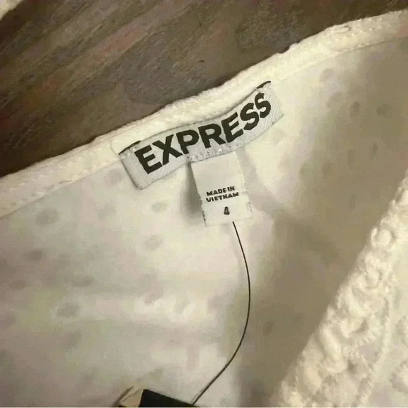 Express Romper One-Piece White Eyelet Lace Cut Out Back Pockets Size 4 - Picture 5 of 8